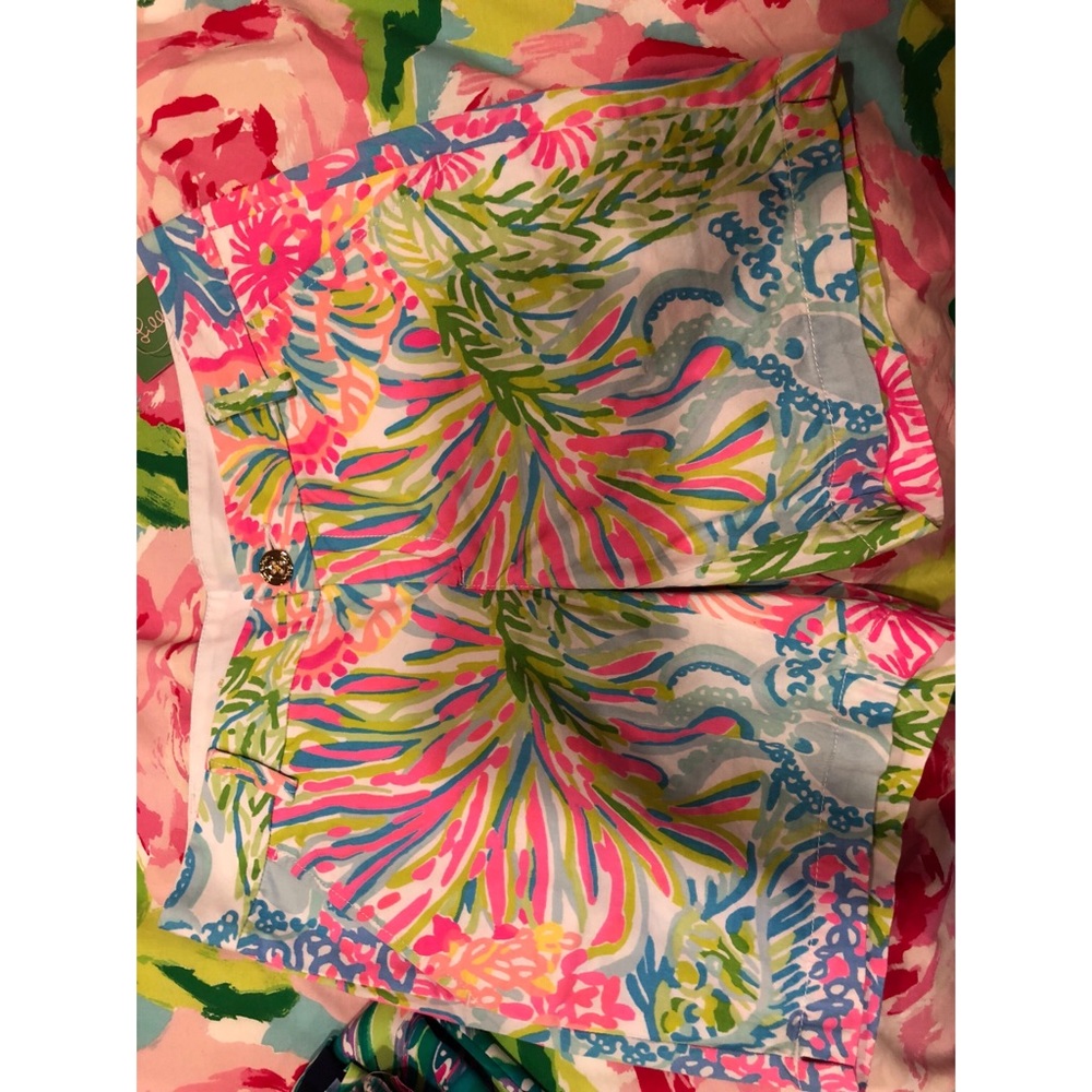 Lilly Pulitzer Jayne Shorts size 2 in Lovers Coral